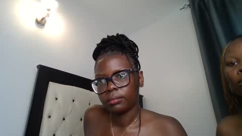 Snapshot of april_scovia chatting on November 2025 01:26:02 PM April online show from November 2025 01:26:02 PM