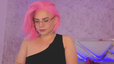 Isabella online show from May 2026 09:13:01 PM