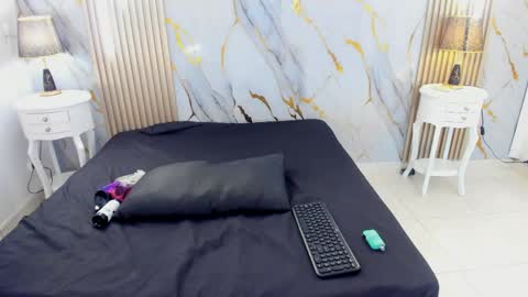 aprillross online show from April 2026 12:39:02 PM