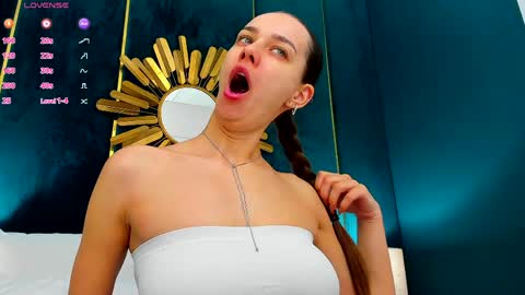 Snapshot of aprilwon chatting on April 2026 05:19:08 AM April online show from April 2026 05:19:08 AM