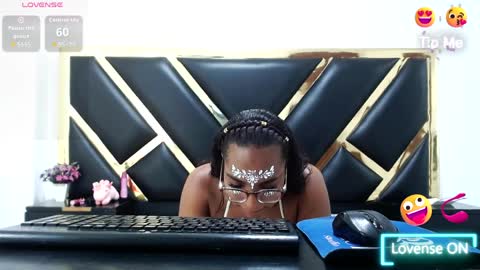 Snapshot of aprilycrystal chatting on April 2026 11:43:01 AM april y crystal online show from April 2026 11:43:01 AM