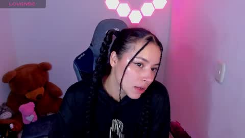 Snapshot of aqua_emilly chatting on April 2026 11:38:01 PM aqua emilly online show from April 2026 11:38:01 PM