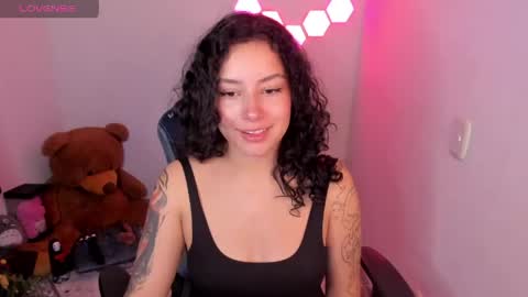 Snapshot of aqua_emilly chatting on April 2026 02:01:01 AM aqua emilly online show from April 2026 02:01:01 AM