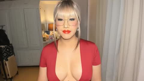 Snapshot of aqueenofcumxx chatting on November 2025 08:25:02 AM Alicia online show from November 2025 08:25:02 AM