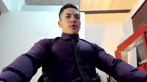 Jonathan online show from October 2025 08:28:01 PM