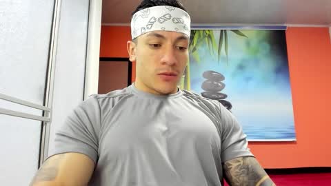 Snapshot of aquiles_51 chatting on February 2026 02:12:02 PM Jonathan online show from February 2026 02:12:02 PM