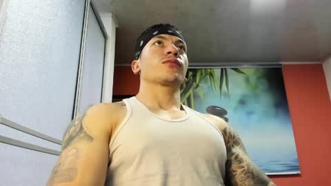 Snapshot of aquiles_51 chatting on April 2026 06:16:02 PM Jonathan online show from April 2026 06:16:02 PM