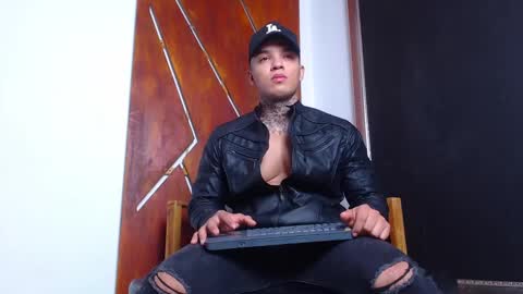 Snapshot of aquiles_elpapi chatting on February 2025 03:59:02 PM AquilesElpapi online show from February 2025 03:59:02 PM