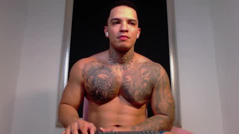 Snapshot of aquiles_elpapi chatting on September 2025 01:27:02 AM AquilesElpapi online show from September 2025 01:27:02 AM