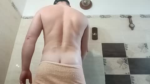 aquinn2000 online show from February 2025 06:37:01 AM