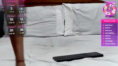 Arab Catwoman online show from November 2025 06:13:02 AM