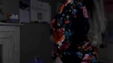 Snapshot of arabbustybeauty chatting on January 2025 04:44:01 AM BustyPrincessLeila online show from January 2025 04:44:01 AM