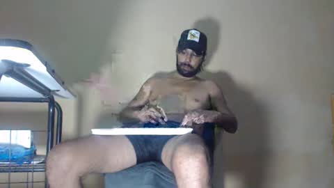 Snapshot of arabebigcock chatting on April 2026 03:02:01 AM ARABE online show from April 2026 03:02:01 AM