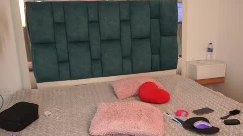   online show from May 2026 04:10:01 AM