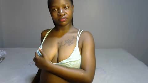 Snapshot of arcana_minnie chatting on April 2026 11:27:02 PM Arcana online show from April 2026 11:27:02 PM