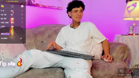 Arceluz  online show from February 2025 08:42:01 PM