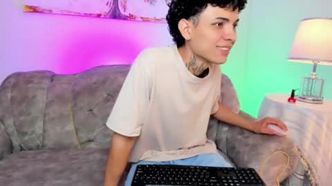 Arceluz  online show from February 2025 07:47:01 PM