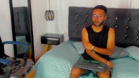 Snapshot of arez_vortex_ chatting on April 2026 07:30:02 PM Alex Cortez online show from April 2026 07:30:02 PM