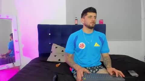 Snapshot of ari_and_loggan chatting on June 2026 05:24:01 AM Ari and loggan online show from June 2026 05:24:01 AM