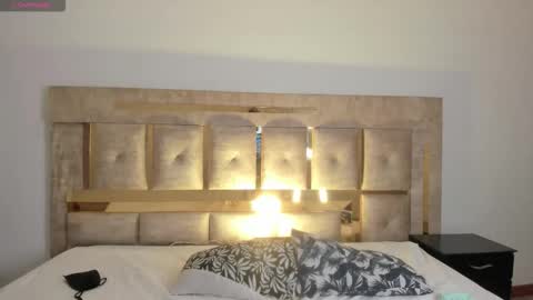 Ari  online show from November 2025 12:55:02 AM