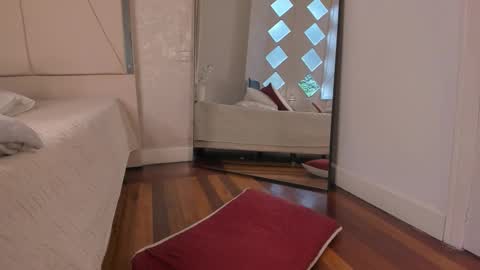 Ari Wilde online show from March 2026 01:06:01 PM