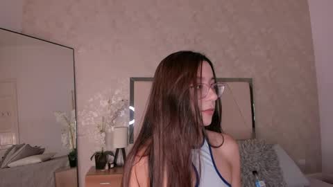 Ari Wilde online show from May 2026 12:02:02 PM