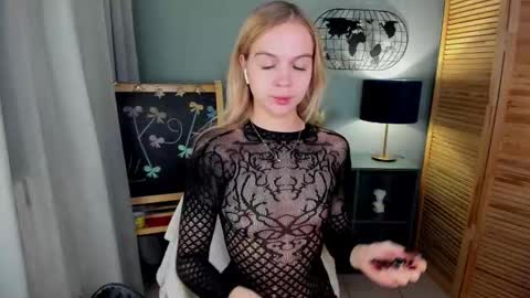 aria69stars online show from November 2025 03:38:02 PM