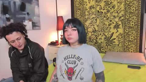 aria y orien  online show from October 2025 10:54:02 AM