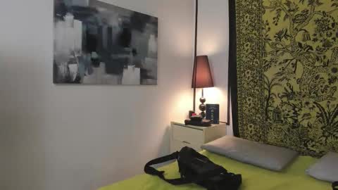 aria y orien  online show from November 2025 11:07:01 AM