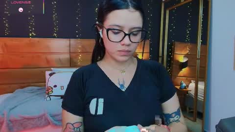 Ari  online show from April 2026 07:20:02 PM