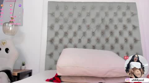 Snapshot of aria_paul chatting on April 2026 12:29:02 PM aria online show from April 2026 12:29:02 PM