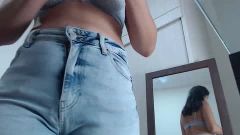 ariacoral online show from November 2025 01:22:01 PM