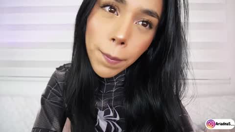Snapshot of ariadna5 chatting on October 2025 01:05:01 AM ARIADNA online show from October 2025 01:05:01 AM