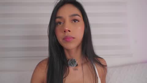 Snapshot of ariadna5 chatting on October 2025 03:40:01 AM ARIADNA online show from October 2025 03:40:01 AM