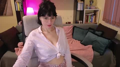 Snapshot of ariadna89 chatting on January 2025 02:40:02 PM Adriana online show from January 2025 02:40:02 PM