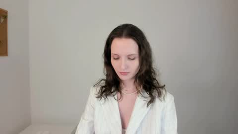 Snapshot of ariadna_s chatting on April 2026 12:19:01 AM Ariadna online show from April 2026 12:19:01 AM
