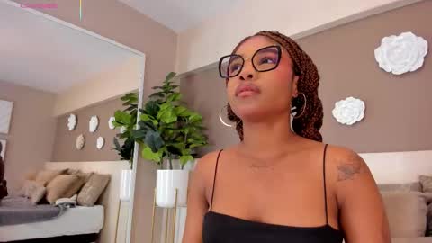 Snapshot of ariafoster chatting on November 2025 04:01:02 AM Aria Foster online show from November 2025 04:01:02 AM