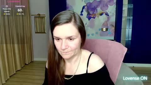 Snapshot of ariagrays chatting on April 2026 07:01:01 PM AriaGray online show from April 2026 07:01:01 PM