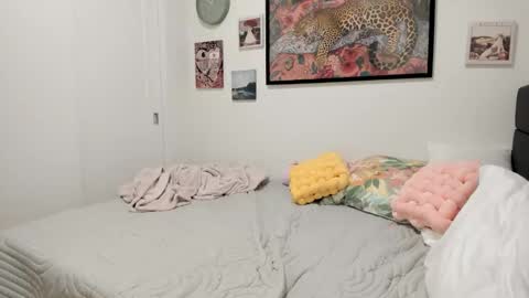 Snapshot of ariah_is_blonde chatting on November 2025 08:51:01 PM Ariah online show from November 2025 08:51:01 PM