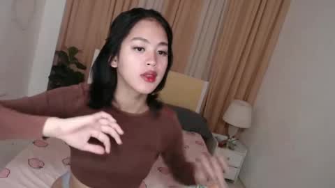 Snapshot of ariahooper chatting on January 2025 10:11:02 AM Christine JorgensenChristmas wish breasts implants online show from January 2025 10:11:02 AM