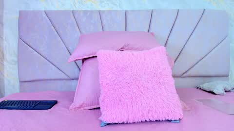 Snapshot of ariana_florez chatting on May 2026 07:10:02 PM Sofia online show from May 2026 07:10:02 PM
