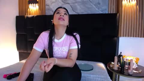 ariana_hill_ online show from November 2025 03:28:01 AM