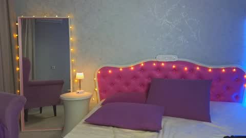 Snapshot of ariana_petite chatting on December 2024 06:42:02 AM Ariana online show from December 2024 06:42:02 AM