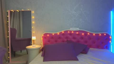 Snapshot of ariana_petite chatting on January 2025 10:49:02 PM Ariana online show from January 2025 10:49:02 PM