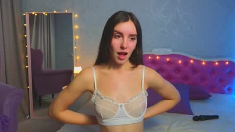 Snapshot of ariana_petite chatting on January 2025 02:04:01 AM Ariana online show from January 2025 02:04:01 AM