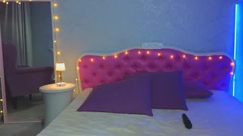 Snapshot of ariana_petite chatting on February 2025 05:10:01 AM Ariana online show from February 2025 05:10:01 AM