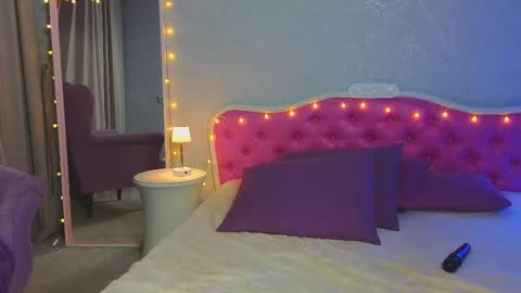 Snapshot of ariana_petite chatting on February 2025 02:19:02 AM Ariana online show from February 2025 02:19:02 AM