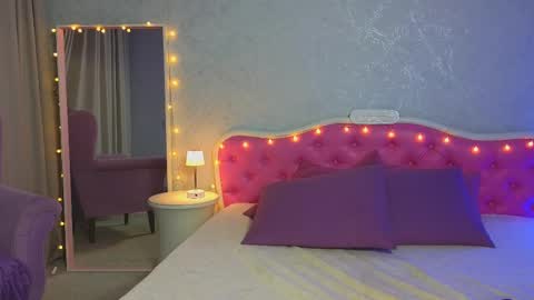 Snapshot of ariana_petite chatting on February 2025 11:15:01 PM Ariana online show from February 2025 11:15:01 PM