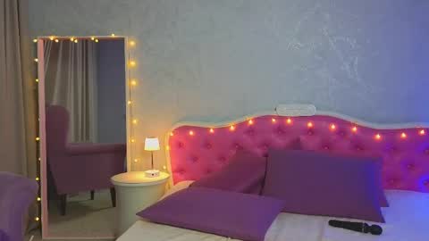 Snapshot of ariana_petite chatting on February 2025 02:20:01 AM Ariana online show from February 2025 02:20:01 AM