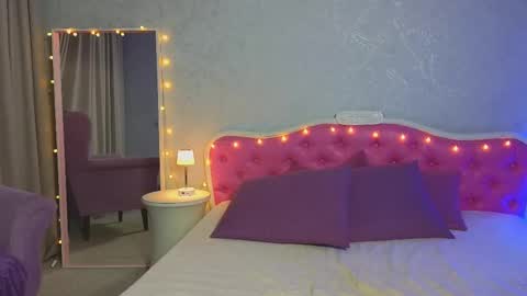 Snapshot of ariana_petite chatting on March 2025 10:59:01 PM Ariana online show from March 2025 10:59:01 PM